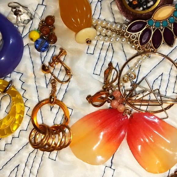 Assorted project items - Picture 14 of 17